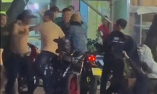 Mâu thuẫn khi mời bia, nhóm thanh niên dùng dao, mũ bảo hiểm đánh nhau