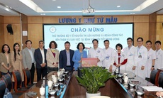 Thứ trưởng Nguyễn Thị Liên Hương thăm, chúc Tết y bác sĩ Bệnh viện Nội tiết Trung ương