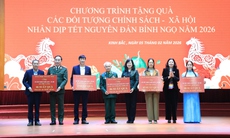 Bộ trưởng Đào Hồng Lan cùng Đoàn ĐBQH Bắc Ninh trao quà tặng các đối tượng chính sách - xã hội