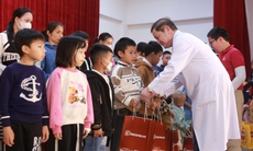 Gần 700 triệu đồng đến với bệnh nhân ung thư khó khăn dịp 'Xuân yêu thương 2026'