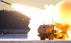 Mỹ triển khai hệ thống HIMARS tập trận bắn đạn thật cách biên giới Nga 50 km