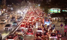 Đường phố Hà Nội đông nghẹt người những ngày cận Tết