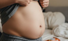 10 phút vận động sau bữa ăn ngày Tết giúp giảm mỡ bụng