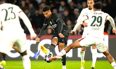 Vòng 1/8 Champions League: Bóng đá Anh chới với