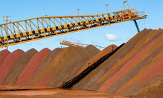 Giá quặng sắt ngày 14/3 đột ngột tăng mạnh