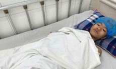 Xót xa cảnh nam sinh lớp 9 người Dao có nguy cơ dang dở giấc mơ đến trường sau tai nạn giao thông vì nhà nghèo