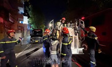 Cứu 5 người mắc kẹt trong vụ cháy nhà ở TP Hồ Chí Minh