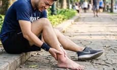 Bài tập 5 phút giúp tăng cường sức mạnh cho bàn chân