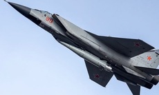 Tiêm kích đánh chặn nhanh nhất thế giới của Nga mang tên lửa siêu vượt âm áp sát Nhật Bản