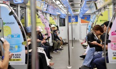 Giá xăng tăng, người dân TPHCM chuyển sang tàu điện, xe buýt
