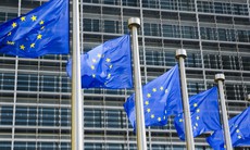 Giá vàng thế giới tiếp đà lao dốc khi ECB giữ nguyên lãi suất