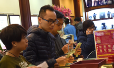 Giá vàng SJC tuột mốc 175 triệu đồng, tỷ giá USD tại các ngân hàng tăng mạnh