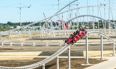 Đi tàu lượn siêu tốc, người đàn ông trung niên bị xuất huyết não