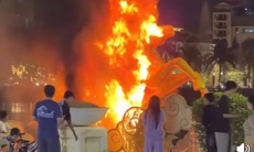 Linh vật ngựa bên bờ sông Hương bất ngờ bốc cháy trong đêm