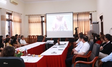 Chuyên gia tâm lý hướng dẫn cách giao tiếp, tương tác với trẻ tự kỷ