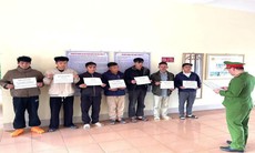 Giáo viên tiểu học tham gia mua bán súng, đạn trái phép bị khởi tố