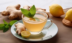 Người bị trào ngược có nên uống nước gừng?