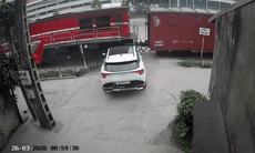 Liên tiếp xảy ra ô tô va chạm tàu hỏa: 4 nguyên tắc phải nhớ khi băng qua đường sắt