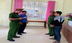 Giám đốc doanh nghiệp bị bắt vì sản xuất đường cát giả