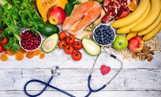 Uống 2 - 3 tách cà phê hoặc trà mỗi ngày có thể giảm nguy cơ đột quỵ và bệnh tim