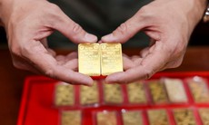 Giá vàng biến động mạnh theo tin chiến sự Trung Đông, nhà đầu tư nên làm gì?