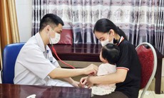 Bác sĩ cảnh báo dấu hiệu tay chân miệng dễ bị bỏ qua ở trẻ