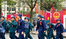 Nghẹn ngào giây phút tiễn tân binh Hải Phòng, Quảng Ninh lên đường nhập ngũ trong Ngày hội tòng quân 2026