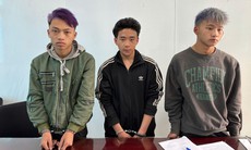 Chặn đường đồng hương rồi đánh, cướp điện thoại