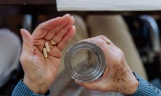 Cách bổ sung vitamin an toàn, hiệu quả cho người cao tuổi