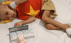 Tình cảm của bạn đọc đến với gia đình bé trai bị ung thư máu ở Thái Nguyên