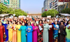 3.000 người đồng diễn áo dài trên phố đi bộ Nguyễn Huệ