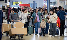 Giá nhiên liệu tăng, ngành hàng không đề xuất thu phụ phí vào giá vé