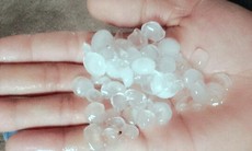 Hà Nội lại có mưa đá rạng sáng nay