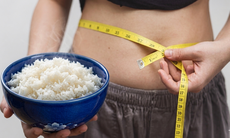 Cách ăn cơm giảm cân: Bí quyết cắt giảm calo mà không cần nhịn tinh bột