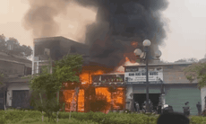 Quán lẩu trên đường Nguyễn Tất Thành bốc cháy ngùn ngụt