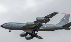 Máy bay KC-135 Mỹ chằng chịt vết đạn sau trận đánh của Iran?