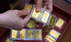 Chốt giá vàng hôm nay ngày 13/4 đồng loạt giảm mạnh