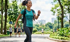 Đi bộ hay bơi lội: Lựa chọn nào tối ưu cho sức khỏe và thể lực?