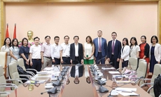 
Thứ trưởng Nguyễn Tri Thức tiếp, làm việc với Giám đốc Toàn cầu phụ trách Vắc xin, Tập đoàn Sanofi