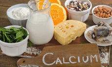 Muốn tăng chiều cao cho trẻ: Không chỉ canxi, cần đủ 'bộ vi chất vàng'