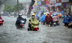 Cảnh báo mưa dông kèm lốc sét, mưa đá ở Hà Nội sáng nay