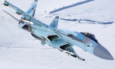 Loạt 'tiêm kích ngoài hành tinh' Su-35 sẵn sàng xuất kích