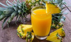 7 lợi ích sức khỏe bất ngờ của nước ép dứa