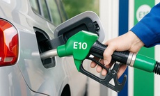 Xăng E10 chuẩn bị ra thị trường sẽ rẻ hơn xăng khoáng bao nhiêu mới khuyến khích người dùng?