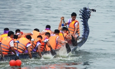 Những nhịp chèo dậy sóng hồ Văn Lang dịp Giỗ Tổ