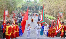 Lãnh đạo TPHCM và người dân dâng hương tưởng niệm các Vua Hùng