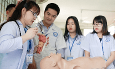 Cấu trúc đề thi kỳ thi đánh giá năng lực hành nghề y đưa bài thi tiến gần hơn với đời sống nghề nghiệp