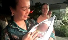 Xót xa bé trai sơ sinh bị bỏ rơi trước cửa nhà dân lúc rạng sáng và 'lời nhắn' nhờ nuôi giúp