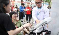 Ngày Sức khỏe toàn dân 7/4: Người dân hào hứng khám, trải nghiệm tại các gian hàng y tế