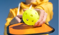 Làm gì để phòng tránh chấn thương khi chơi pickleball?